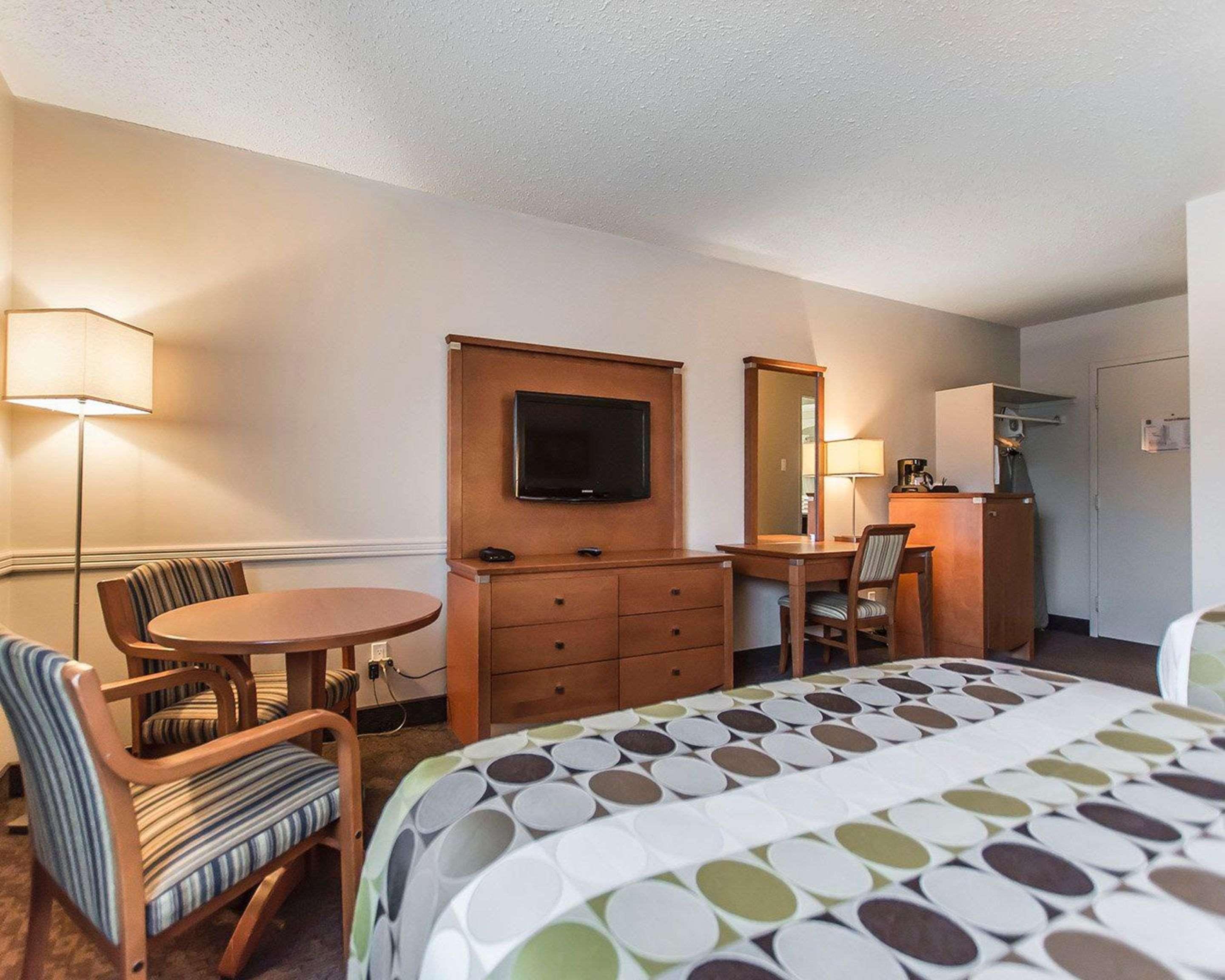Quality Inn Rouyn-Noranda Buitenkant foto