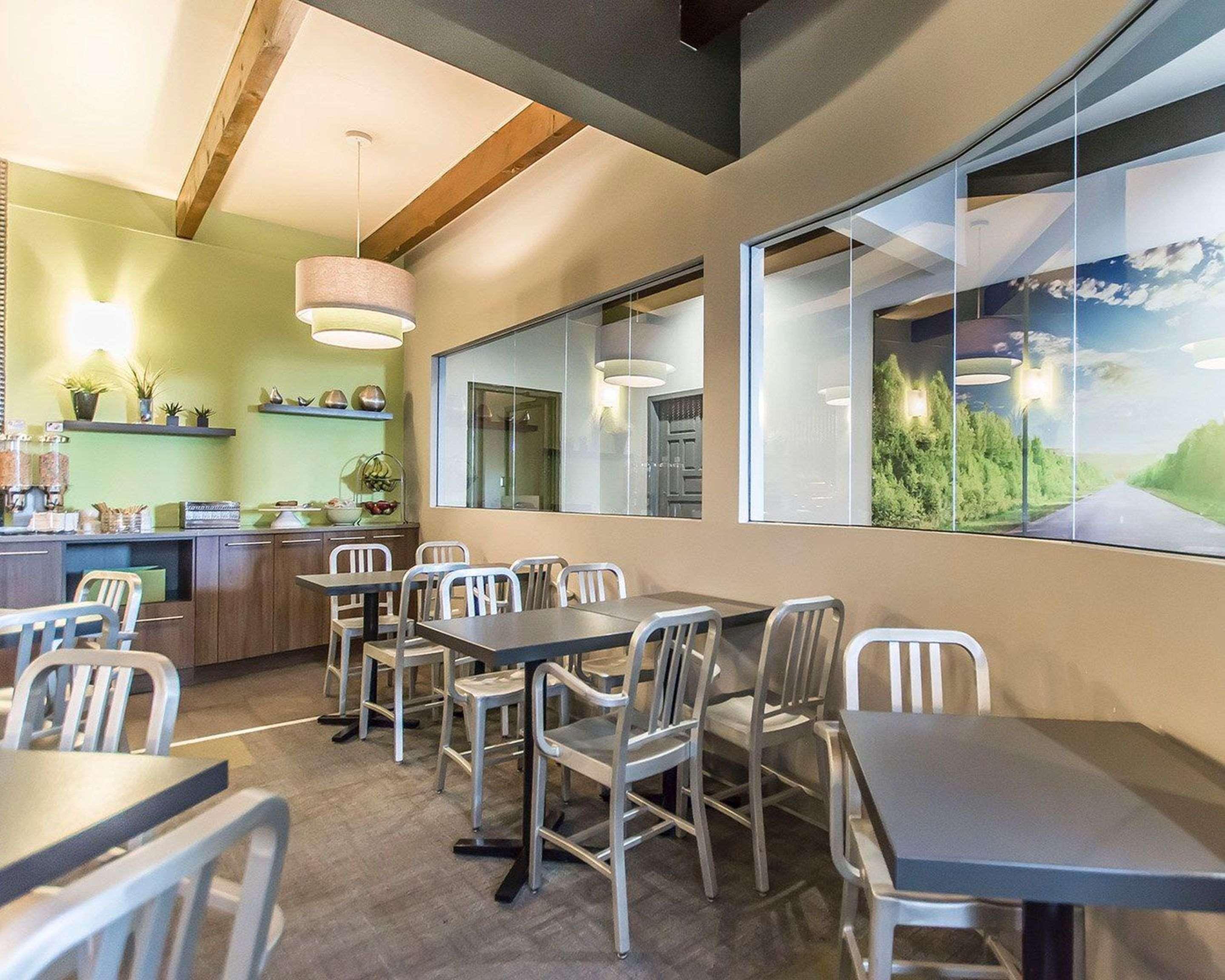 Quality Inn Rouyn-Noranda Buitenkant foto