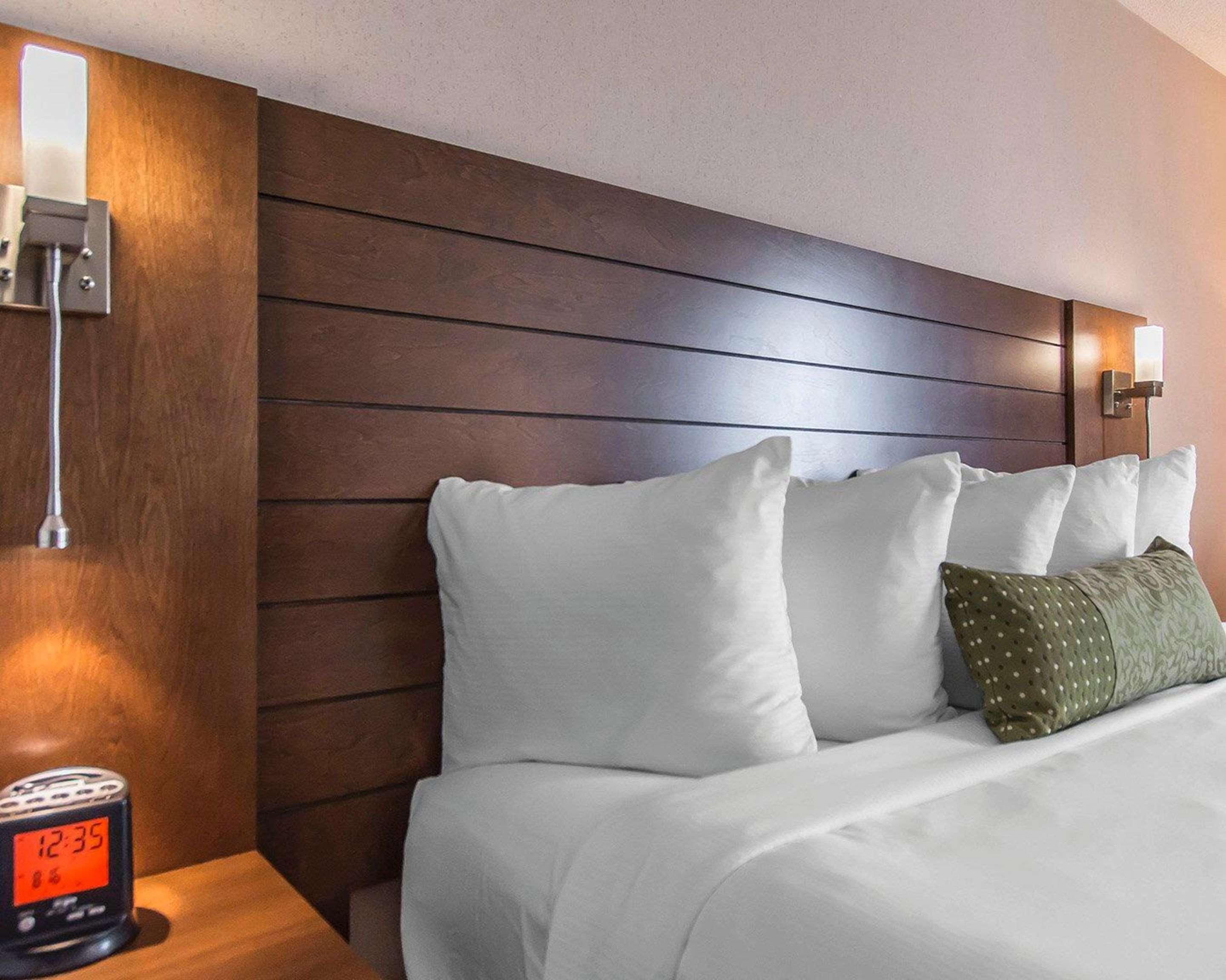 Quality Inn Rouyn-Noranda Buitenkant foto