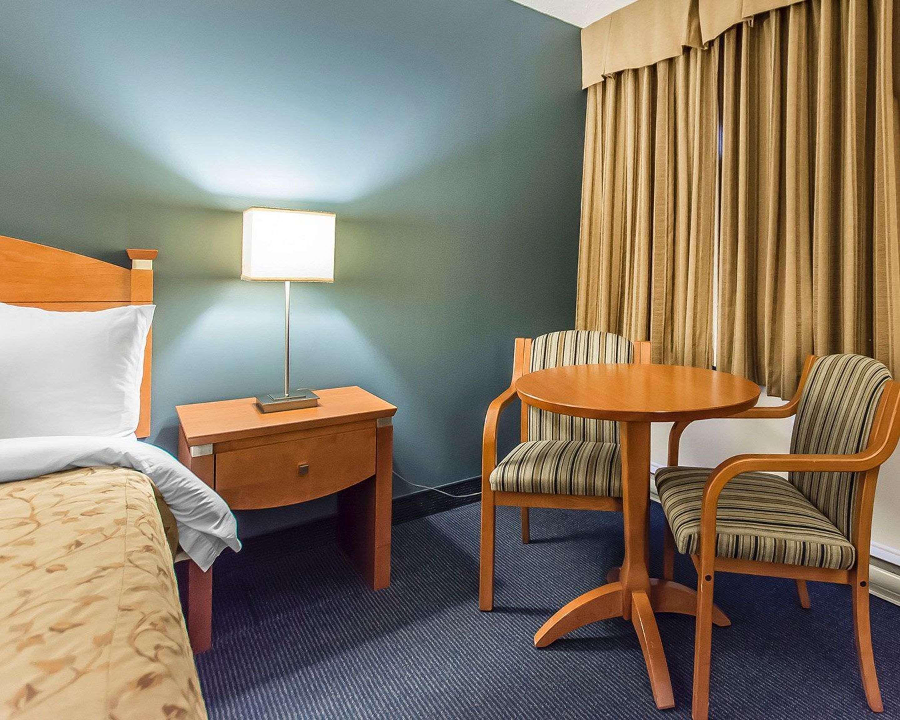 Quality Inn Rouyn-Noranda Buitenkant foto