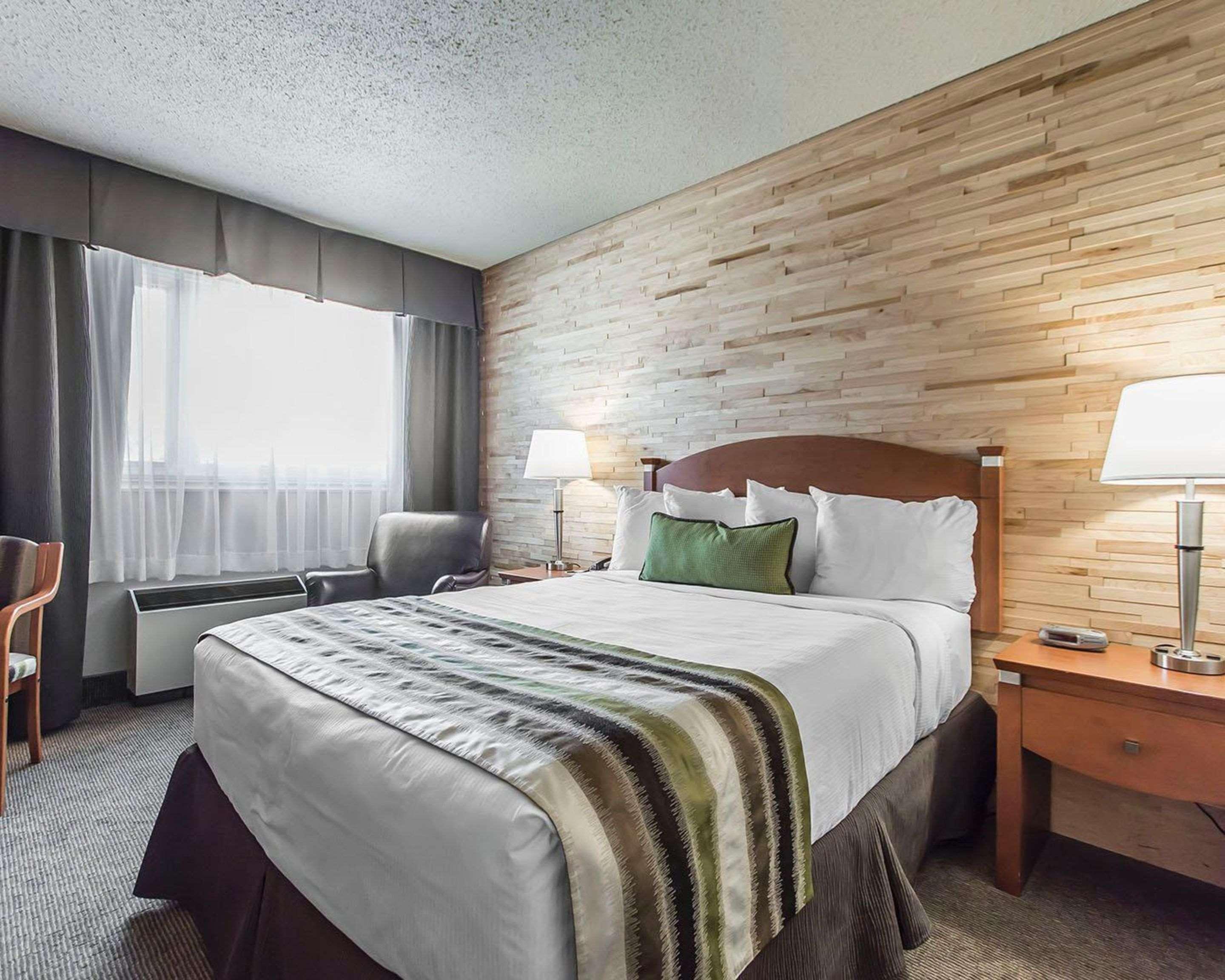 Quality Inn Rouyn-Noranda Buitenkant foto