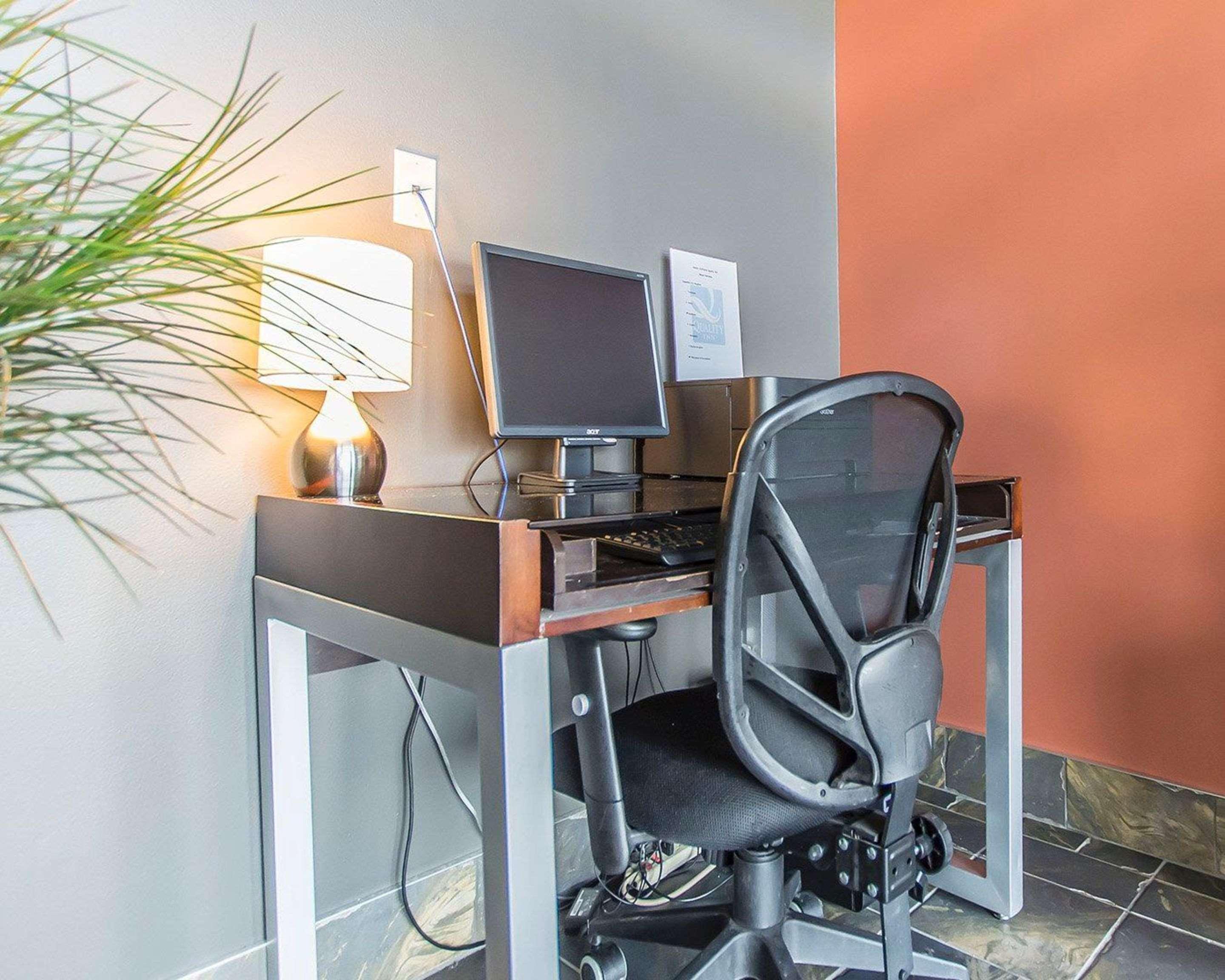 Quality Inn Rouyn-Noranda Buitenkant foto
