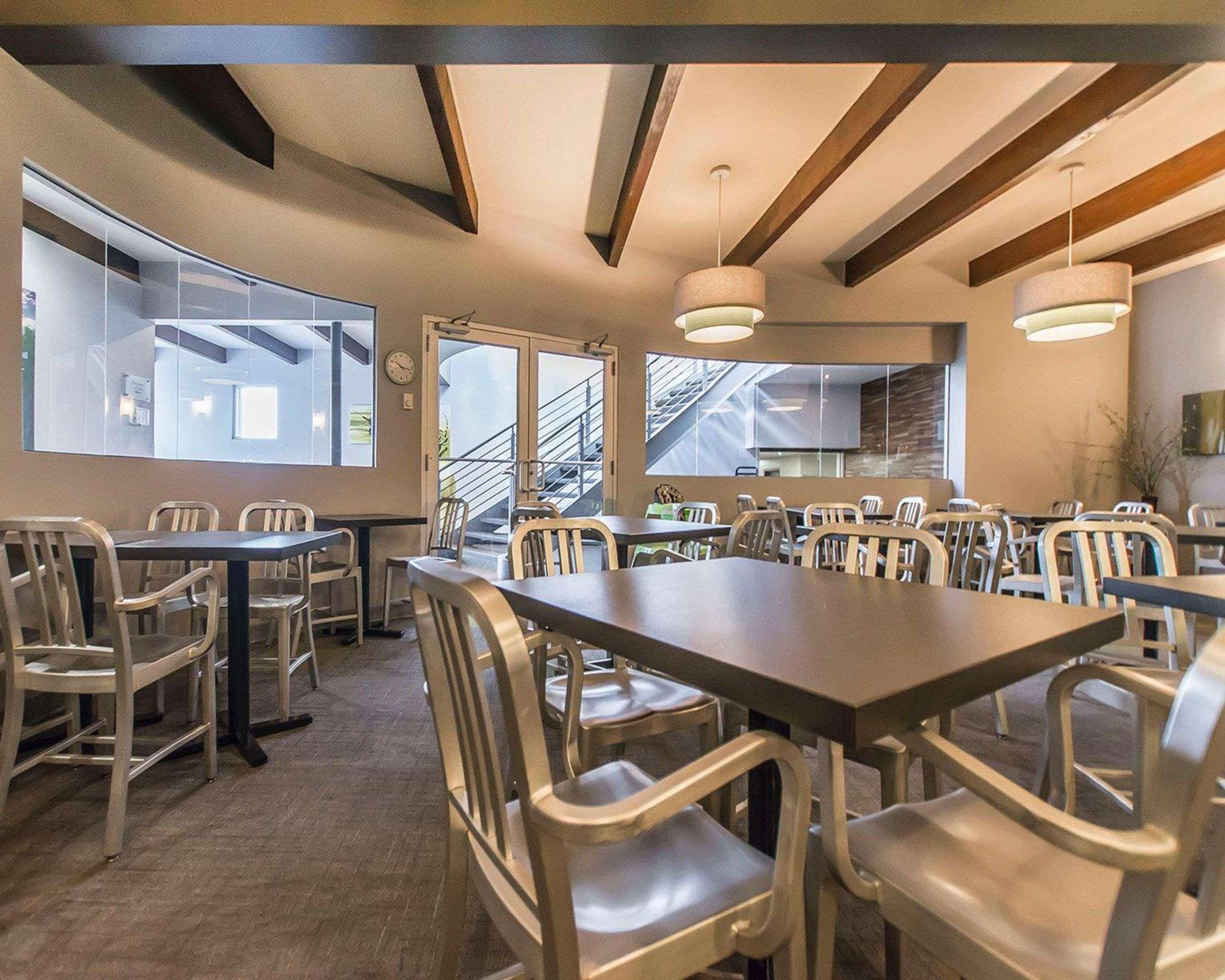 Quality Inn Rouyn-Noranda Buitenkant foto