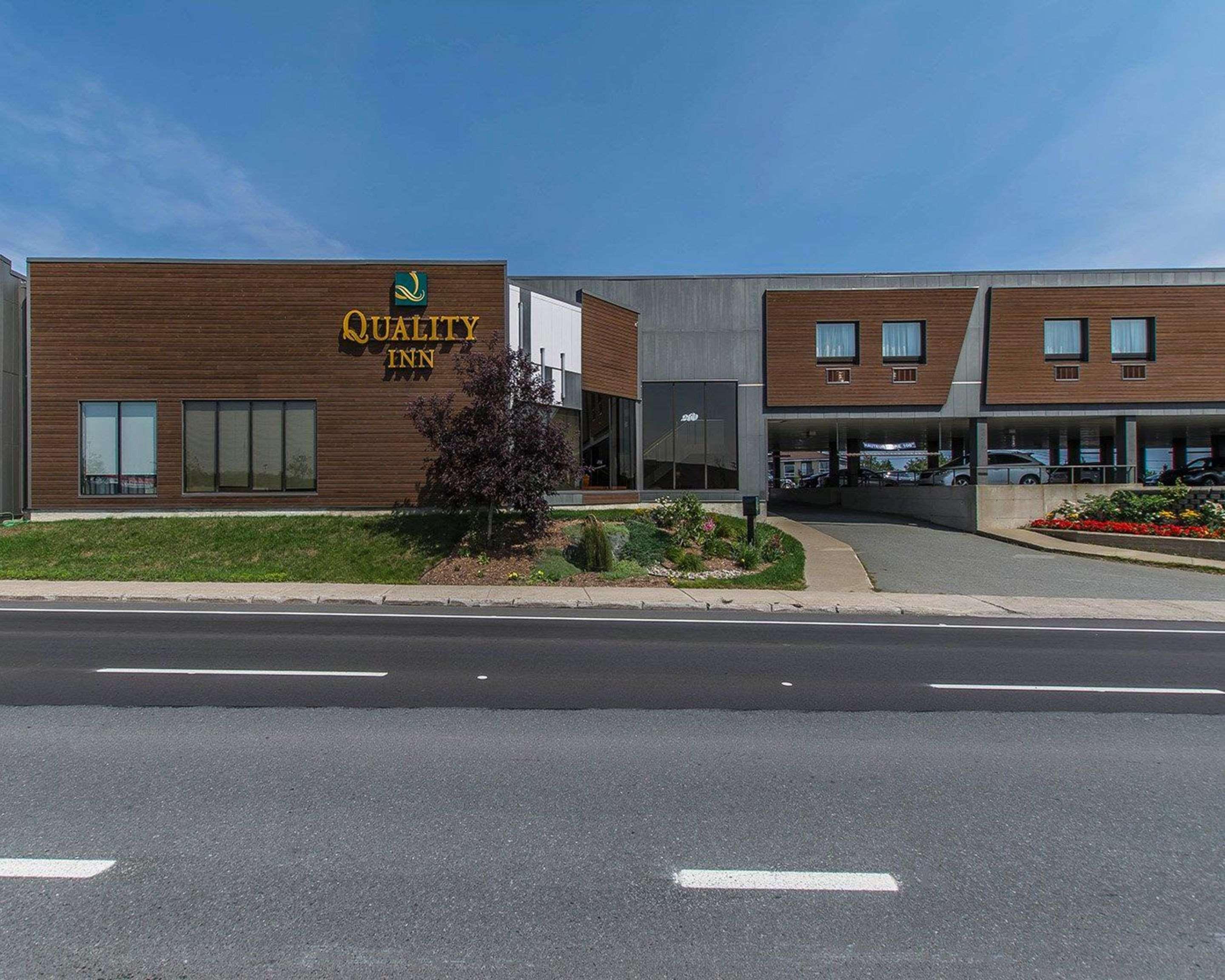 Quality Inn Rouyn-Noranda Buitenkant foto