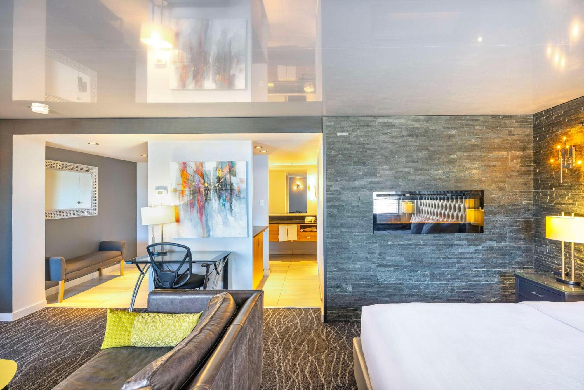 Quality Inn Rouyn-Noranda Buitenkant foto