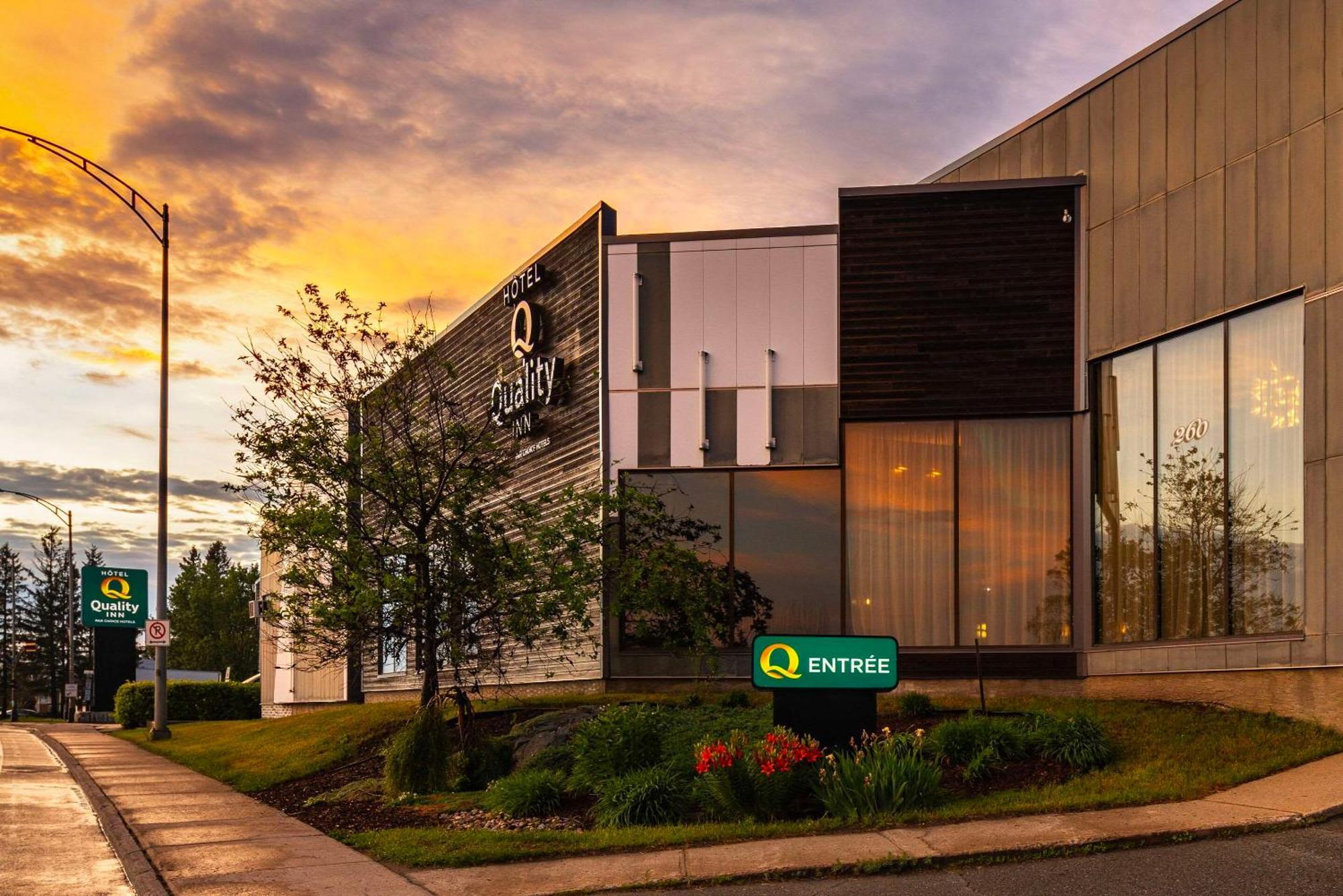 Quality Inn Rouyn-Noranda Buitenkant foto